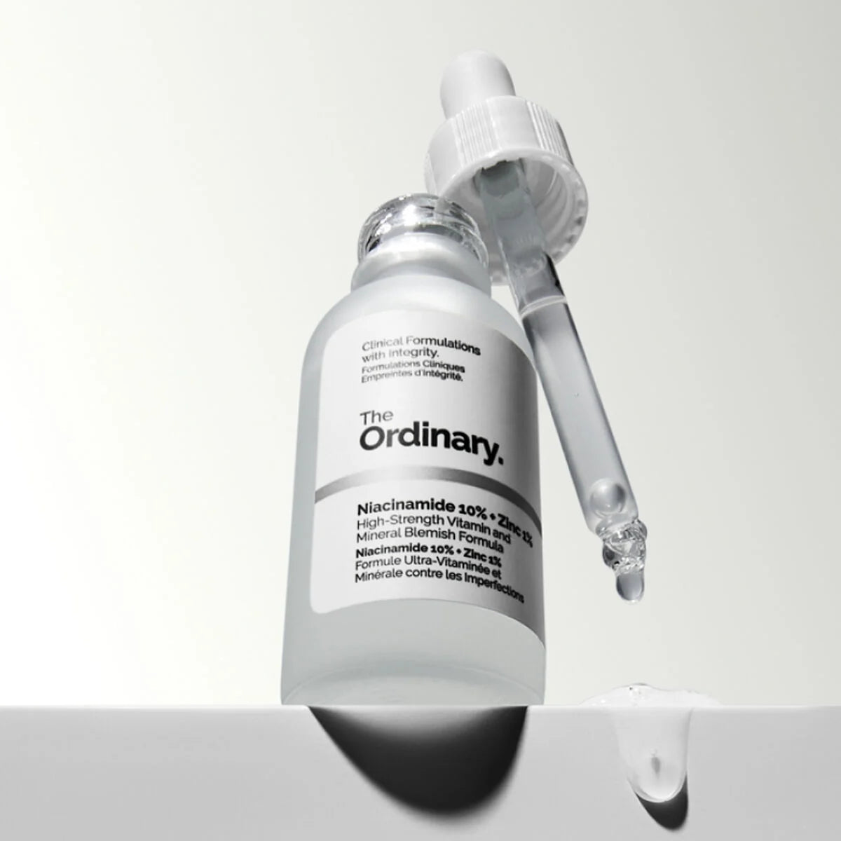 The Ordinary Alpha Arbutin 2% + HA - Dark Spots With Hydrating Hyaluronic Acid 30ml